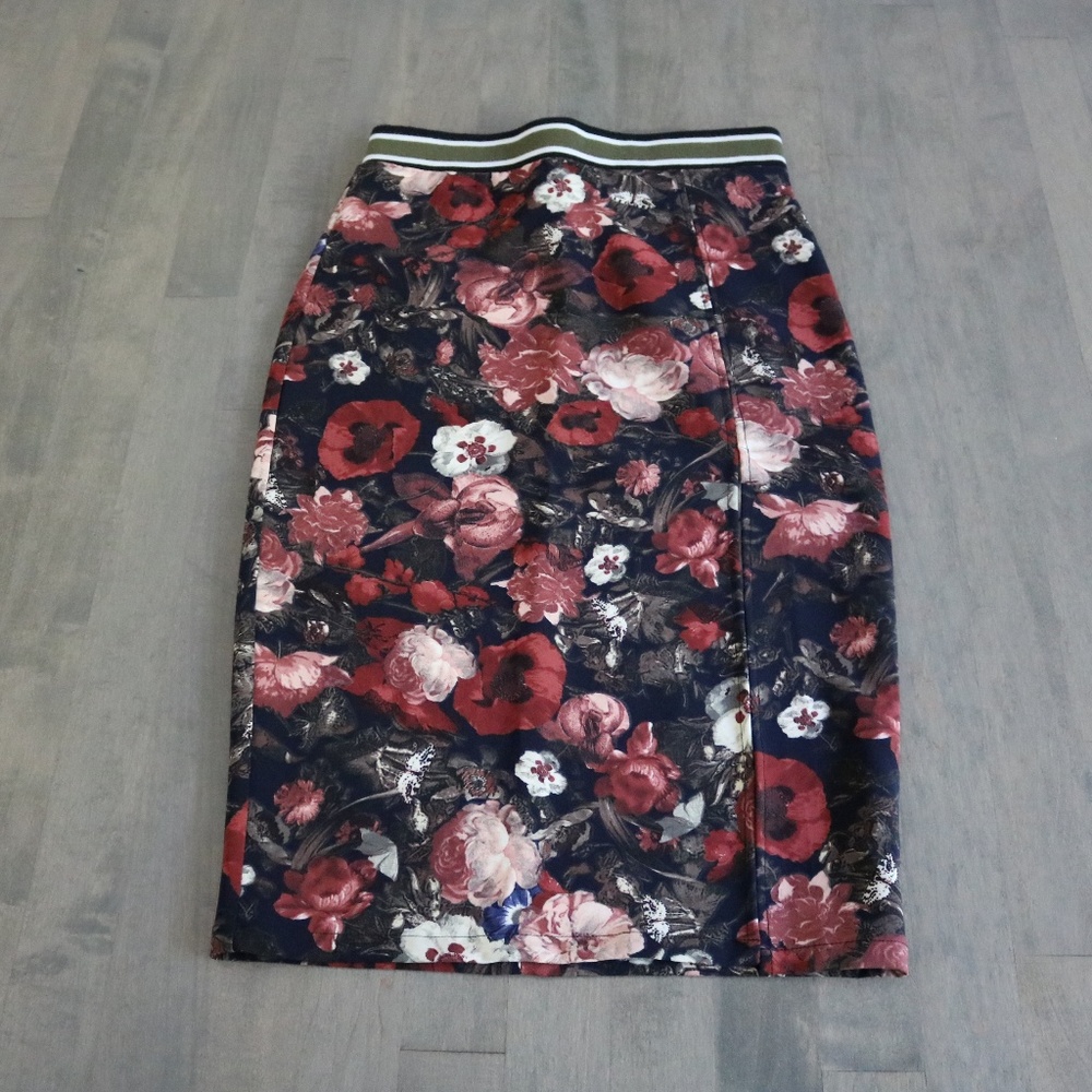 NAMELESS Flowered pencil skirt